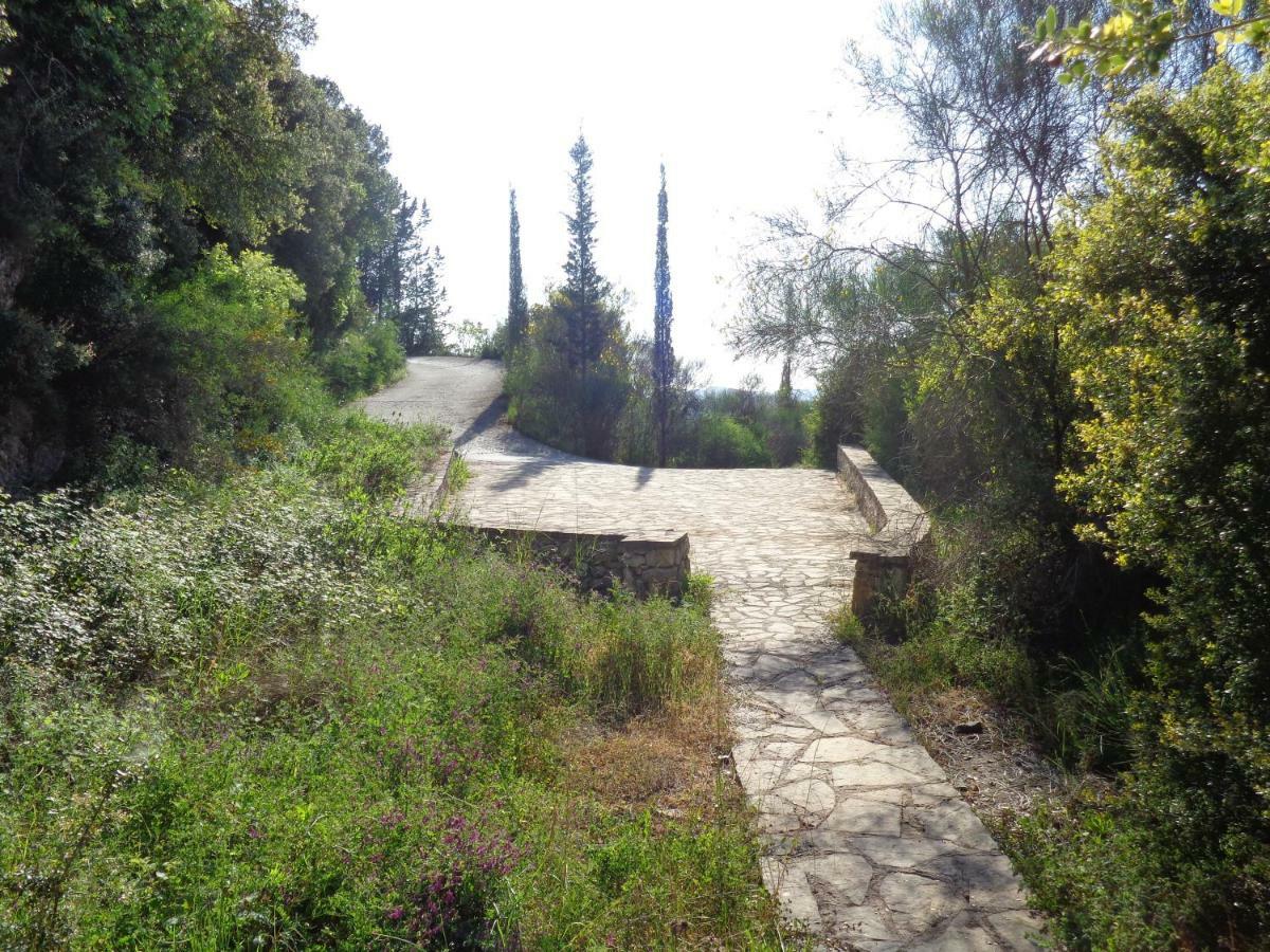 Harry'S Retreat Guest House Klimatia Ngoại thất bức ảnh