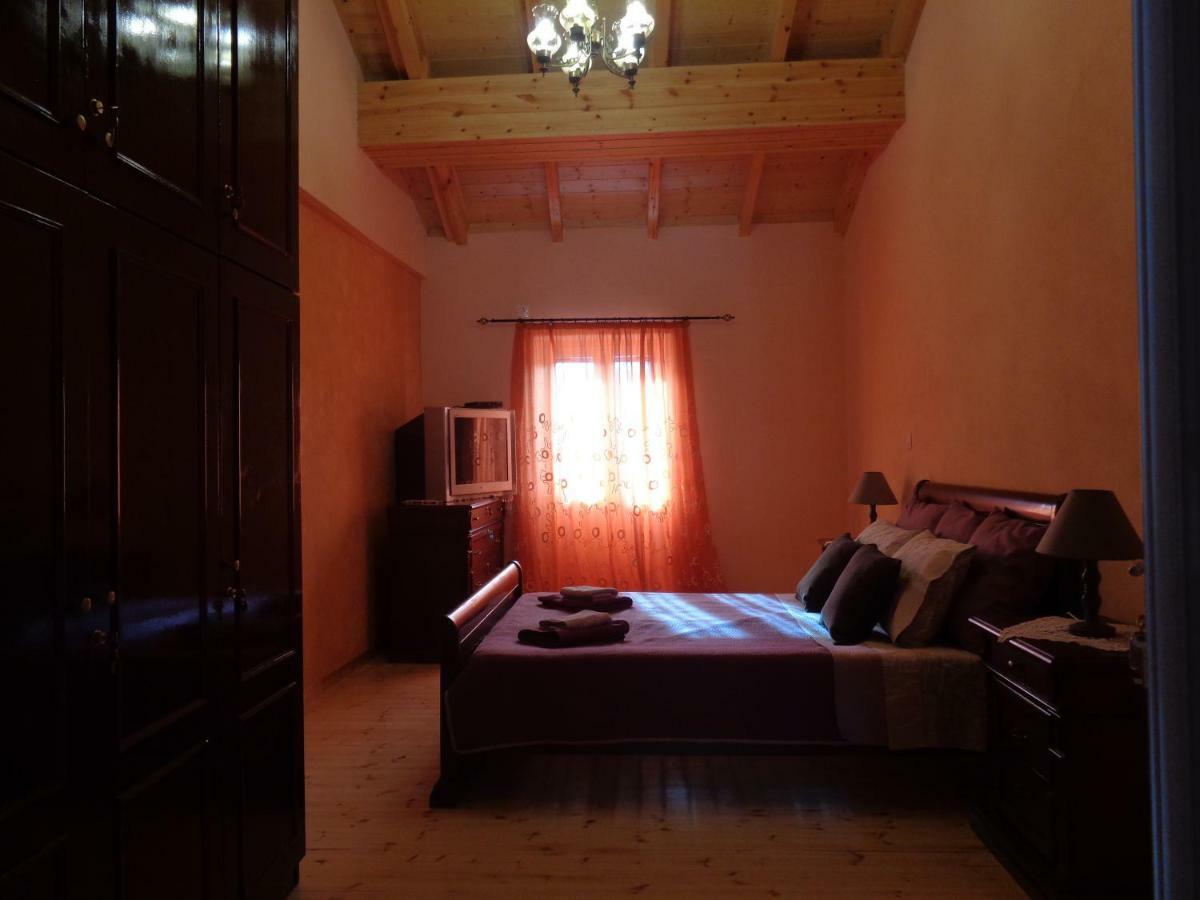 Harry'S Retreat Guest House Klimatia Ngoại thất bức ảnh