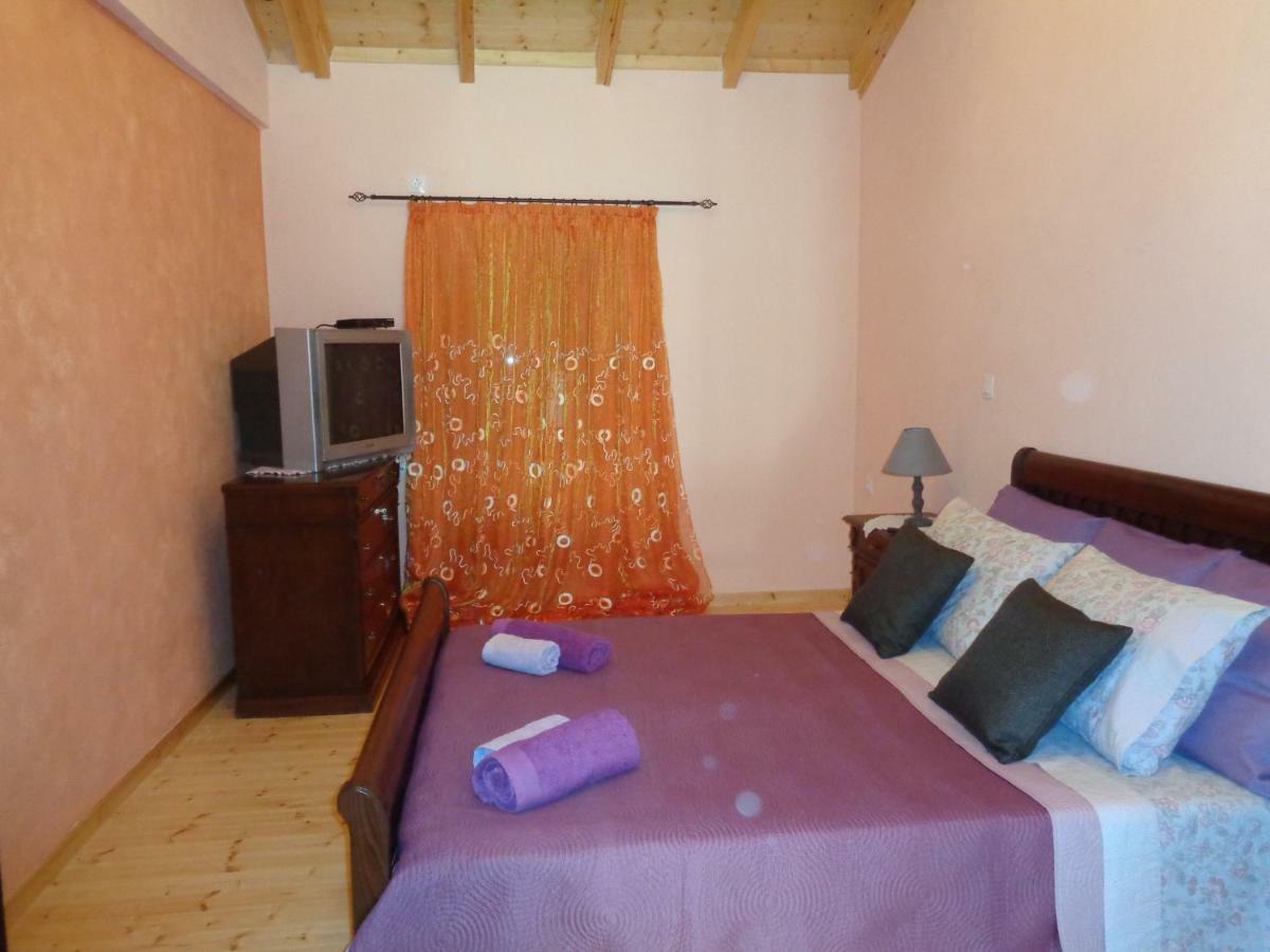 Harry'S Retreat Guest House Klimatia Ngoại thất bức ảnh