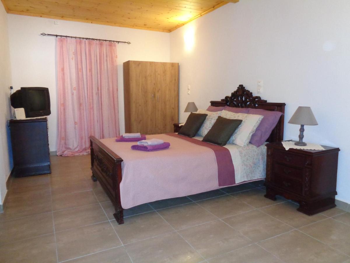 Harry'S Retreat Guest House Klimatia Ngoại thất bức ảnh